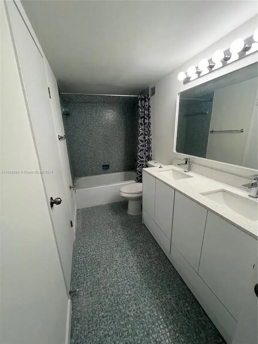 1351 NE Miami Gardens Dr # 1121E, Miami FL 33179 photo 5