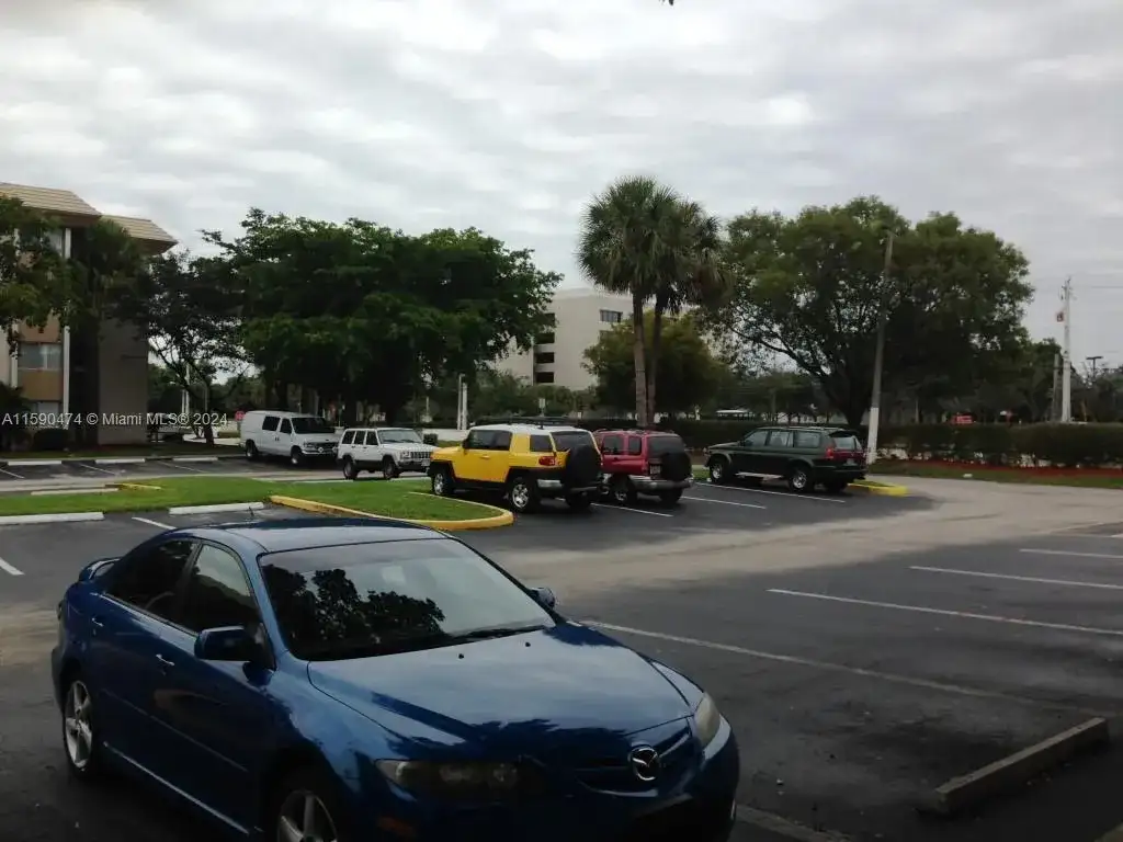 701 N Pine Island Rd # 101, Plantation FL 33324 photo 2