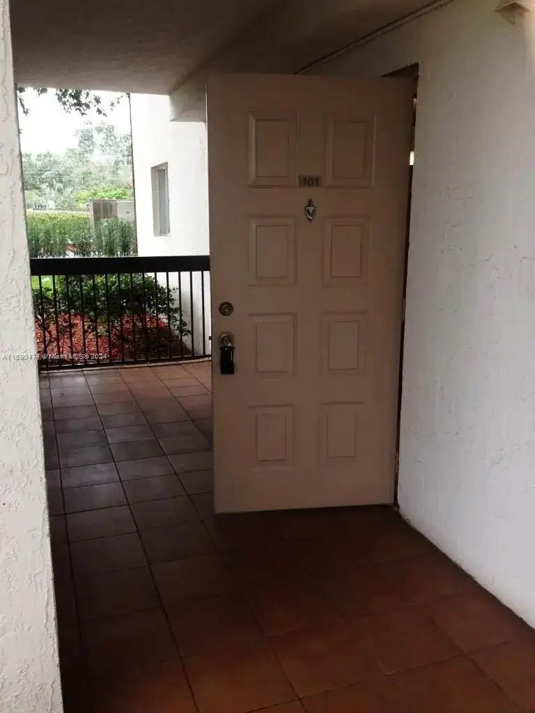 701 N Pine Island Rd # 101, Plantation FL 33324 photo 4