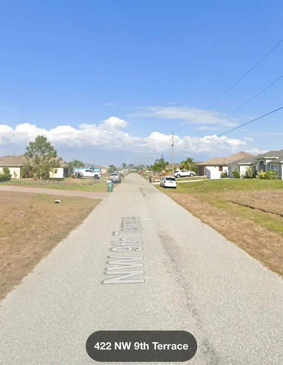 422 NW 9th Terr, Cape Coral FL 33993 photo 3
