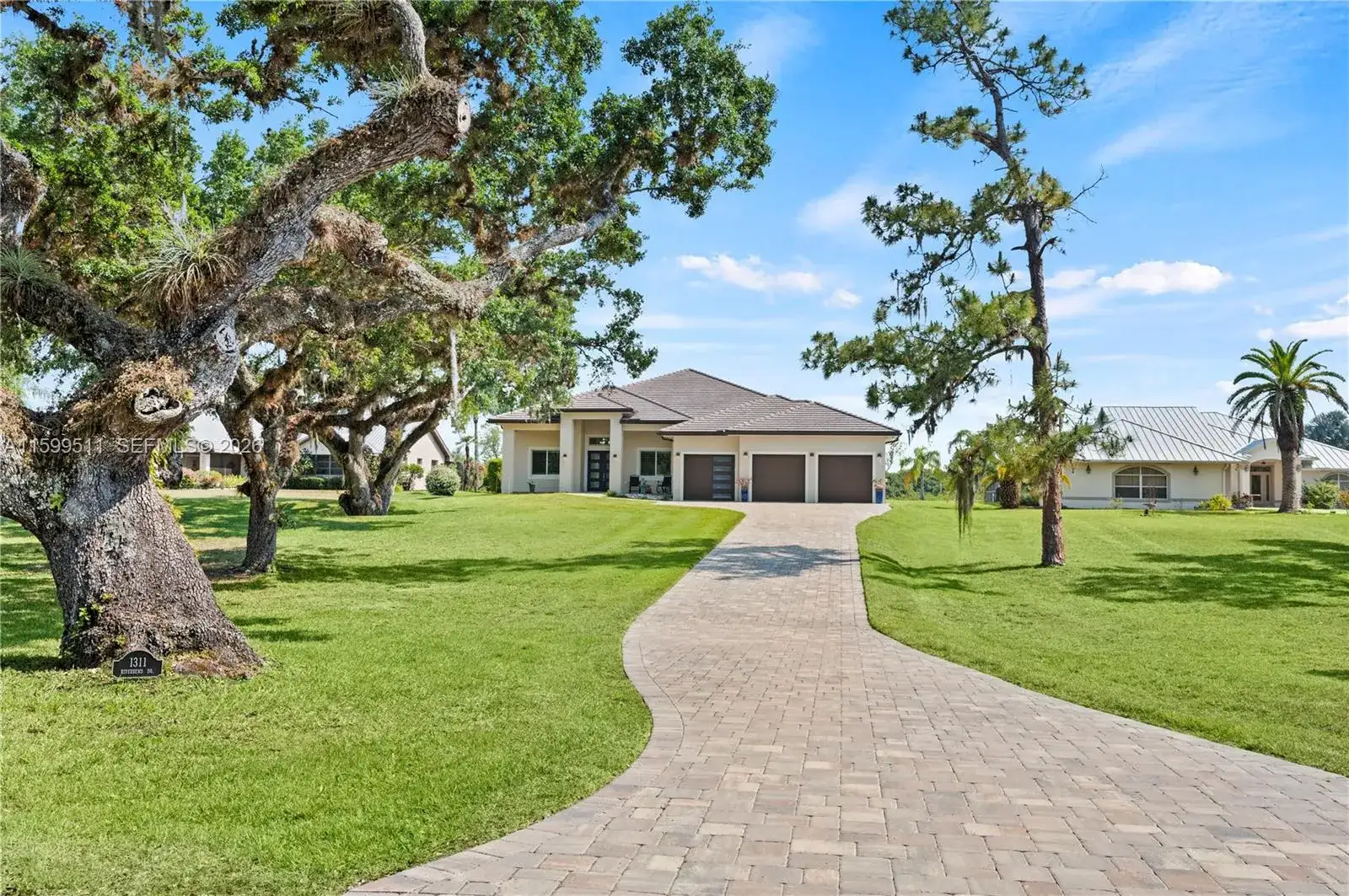 1311 Riverbend Drive, La Belle FL 33935 photo 3