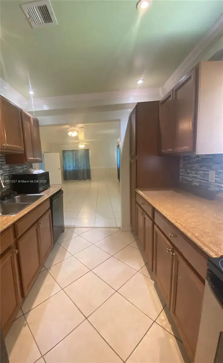 1739 SW 28th Ter, Fort Lauderdale FL 33312 photo 5