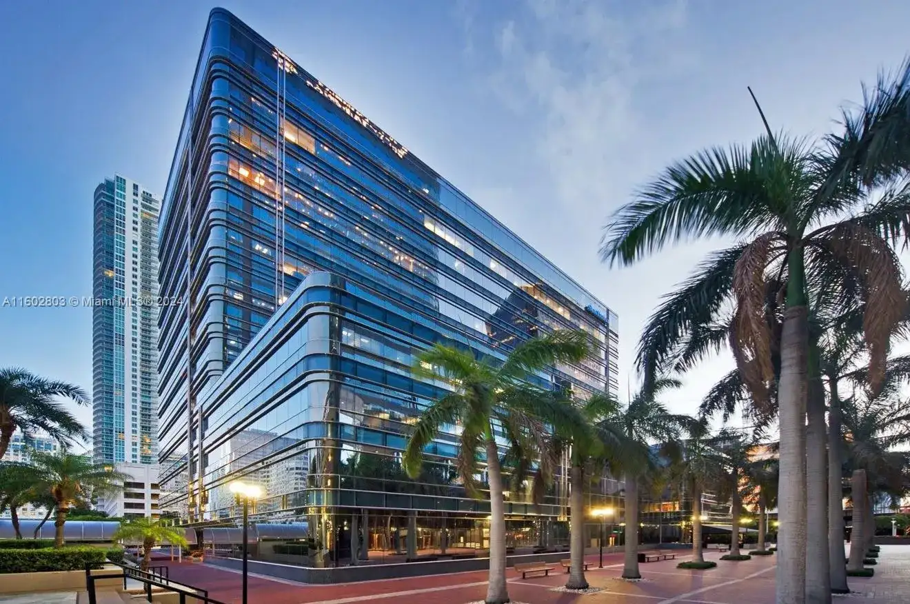 777 Brickell Ave, Miami FL 33131 photo 4