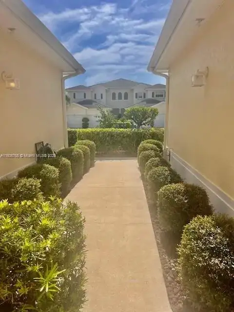 605 Southstar Dr # 1001, Fort Pierce FL 34949 photo 3