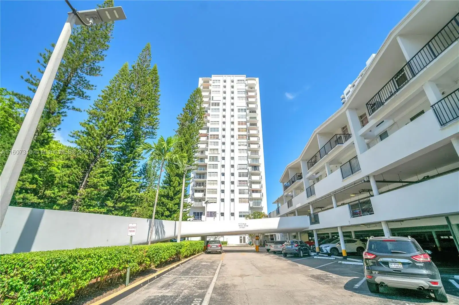 2780 NE 183rd St # 1601, Aventura FL 33160 photo 3