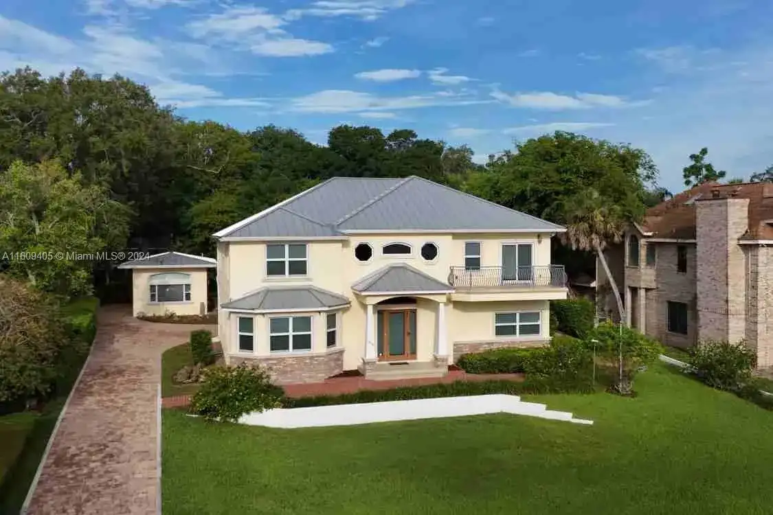 1613 N Indian River Drive, Cocoa FL 32922 photo 2