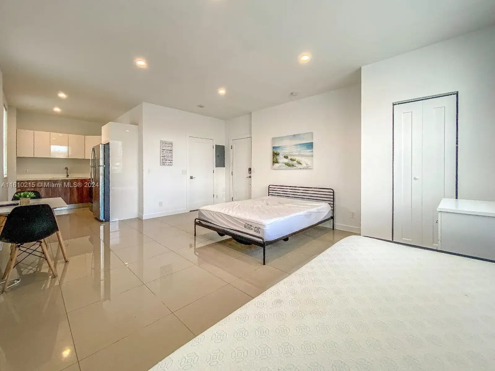 924 Marseille Dr # 8, Miami Beach FL 33141 photo 3