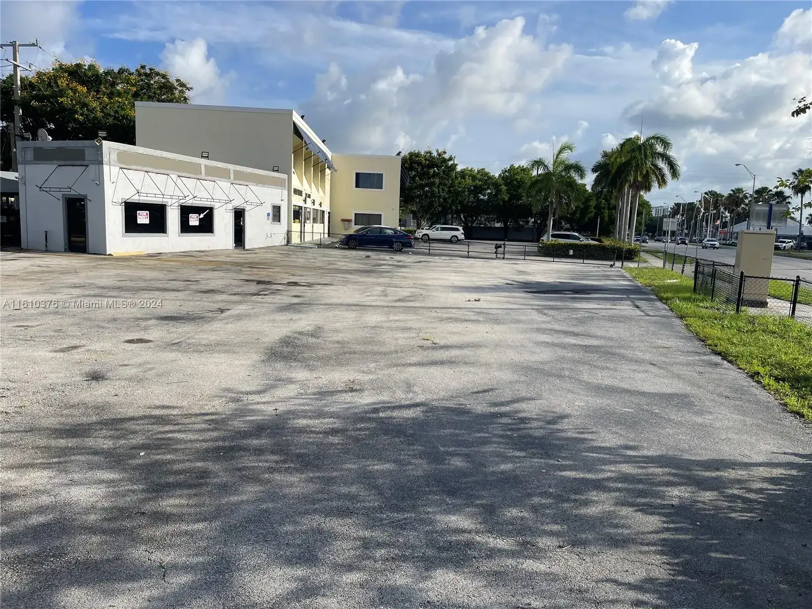 17801 S Dixie Hwy, Palmetto Bay FL 33157 photo 4