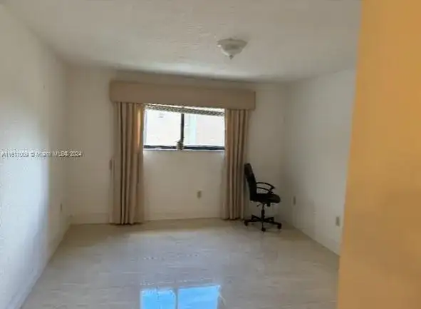 8517 NW 7th St # 304, Miami FL 33126 photo 4