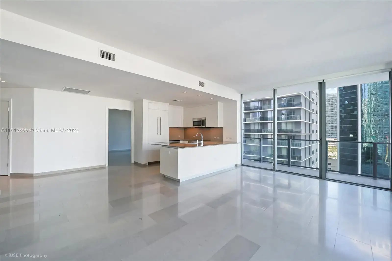 88 SW 7th St # 1202, Miami FL 33130 photo 2