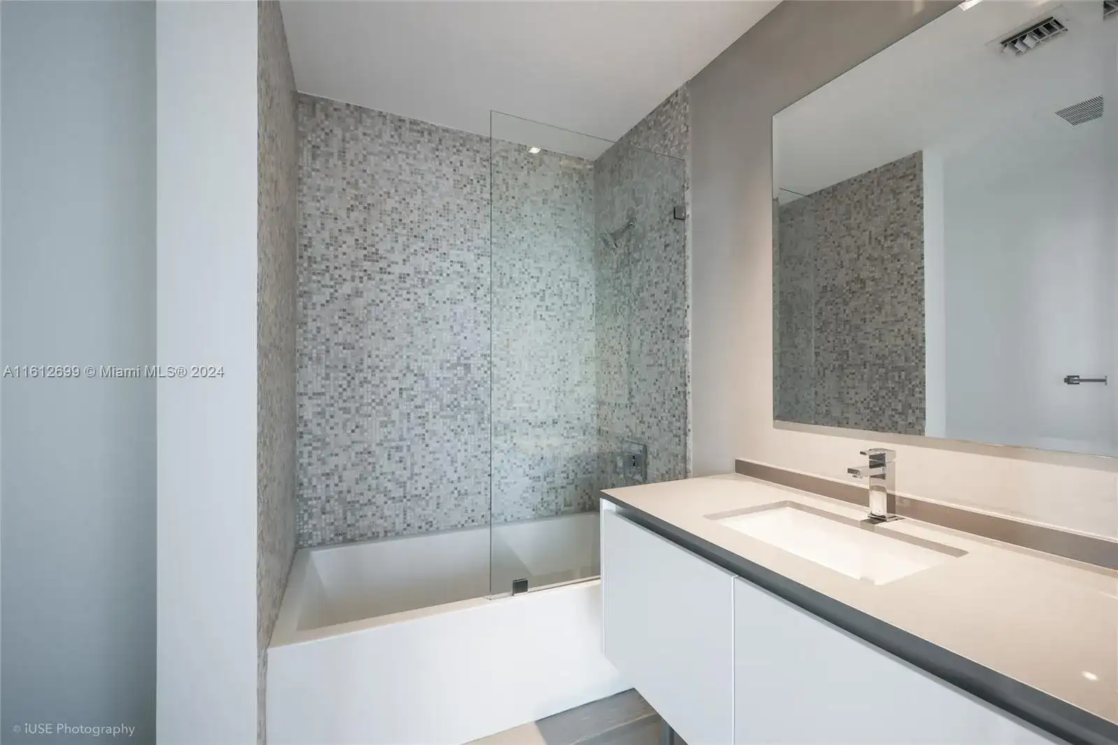88 SW 7th St # 1202, Miami FL 33130 photo 5