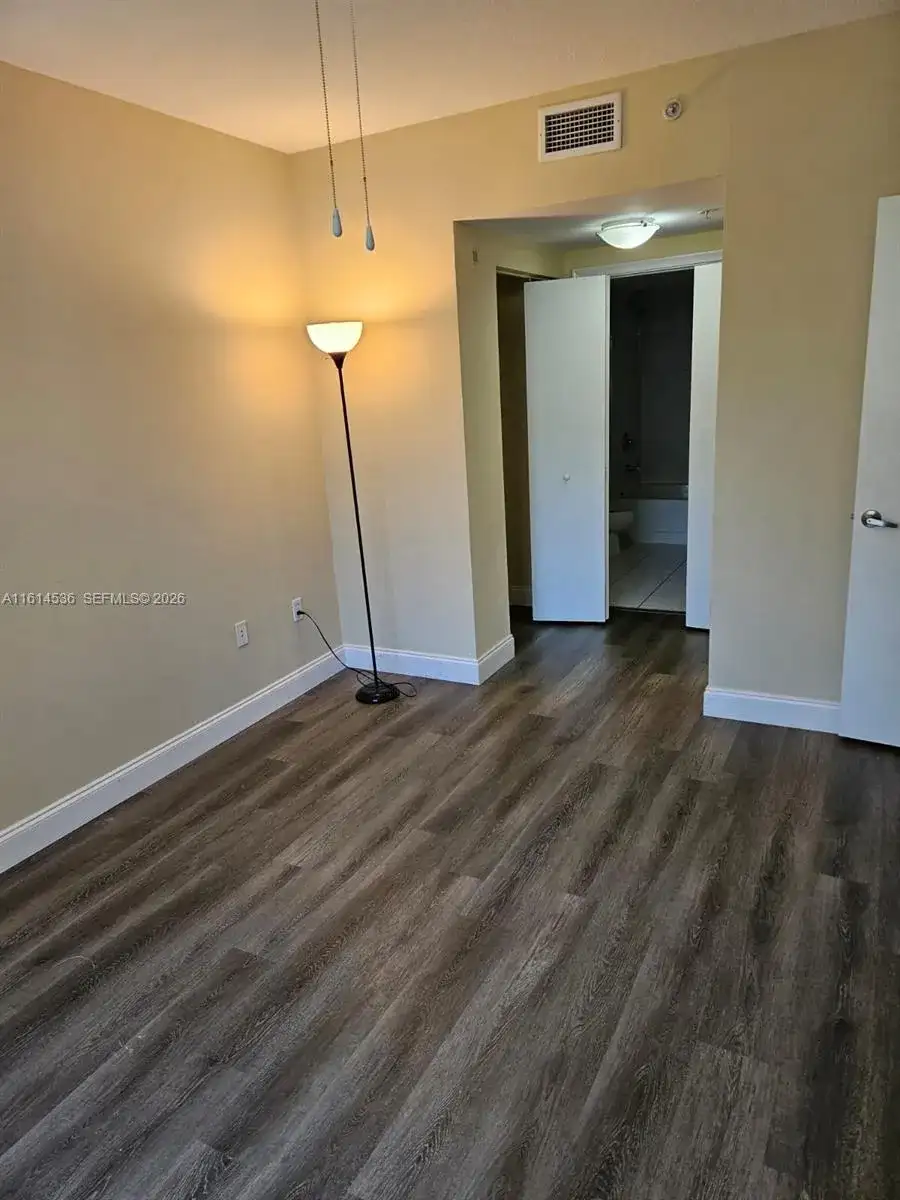 2775 NE NE 187th ST # 323, Aventura FL 33180 photo 2