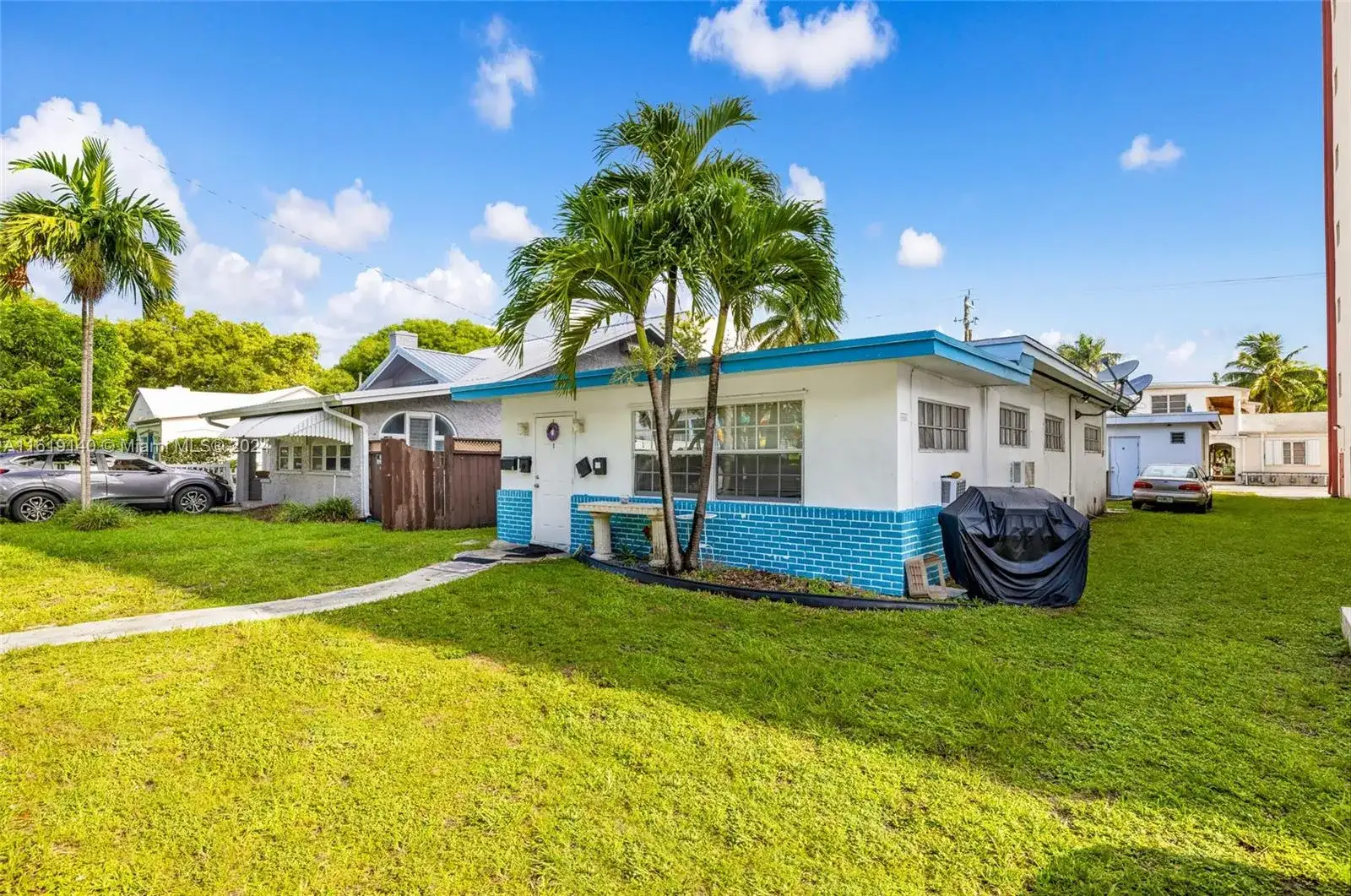 1711 Buchanan St, Hollywood FL 33020 photo 2