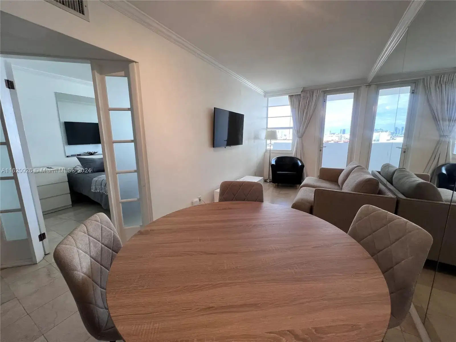 100 Lincoln Rd # 820, Miami Beach FL 33139 photo 2