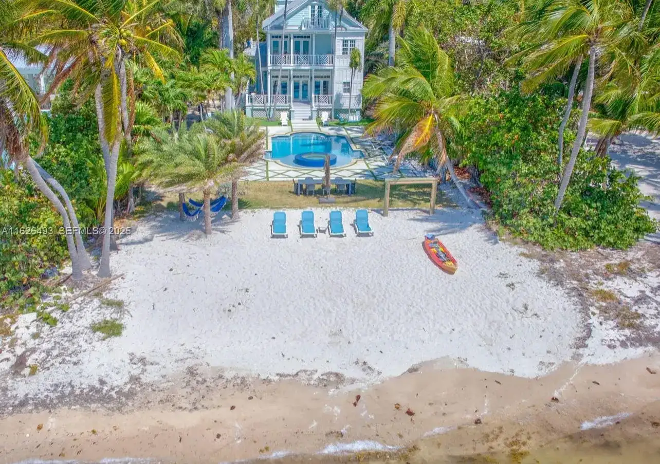 75761 Overseas Hwy, Islamorada FL 33036 photo 2