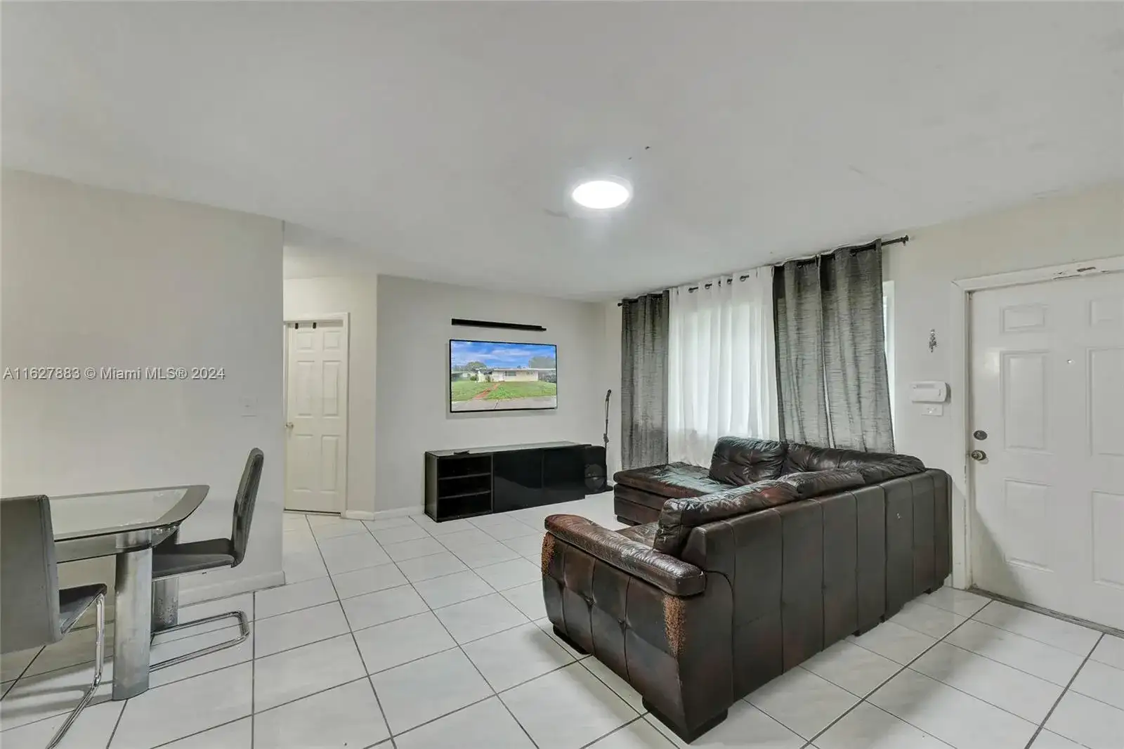741 NW 175th Dr, Miami Gardens FL 33169 photo 3