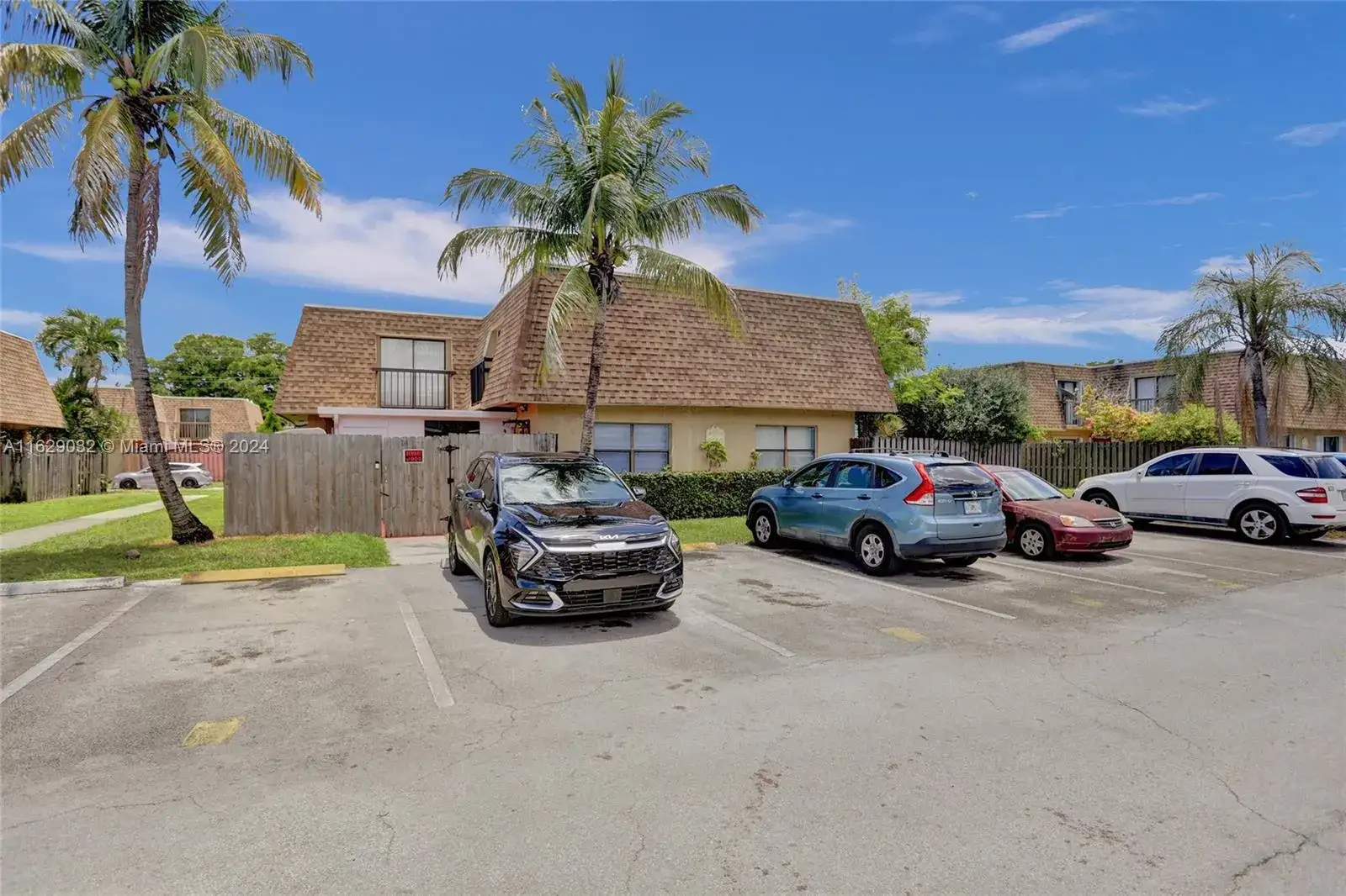 6580 W 24th Ct # 19, Hialeah FL 33016 photo 2