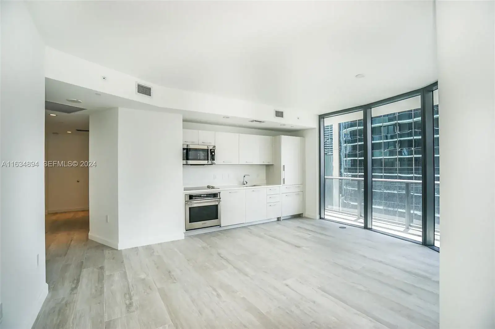 55 SW 9th ST # 2108, Miami FL 33130 photo 2