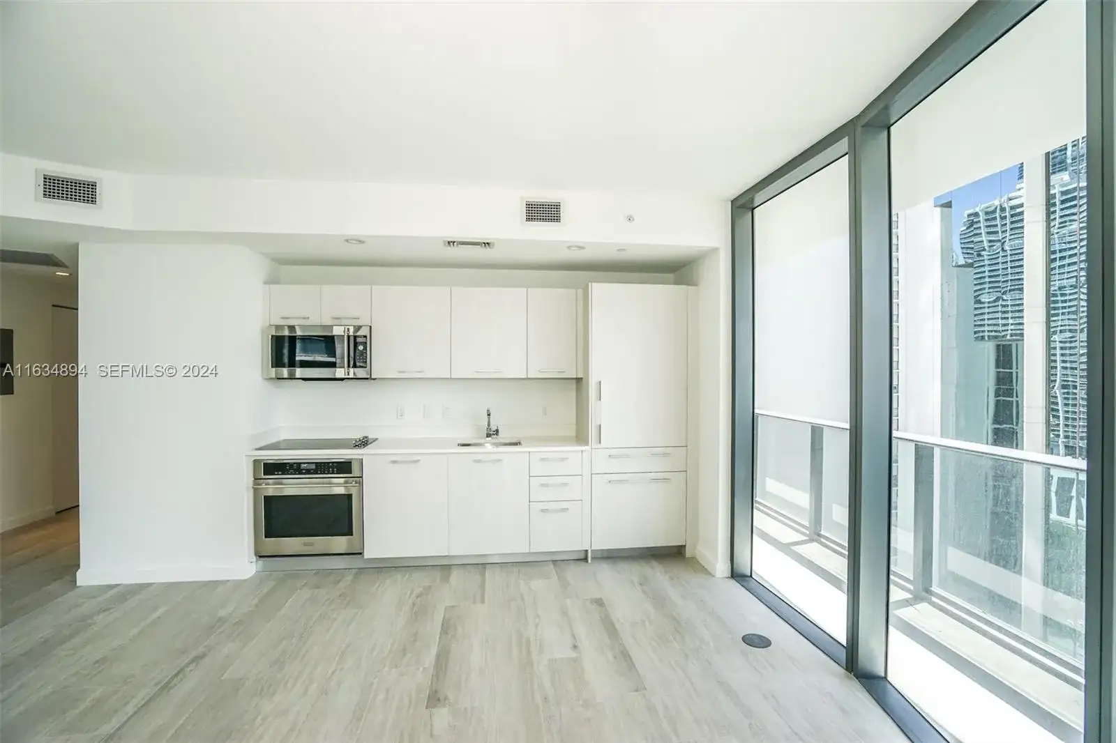 55 SW 9th ST # 2108, Miami FL 33130 photo 3