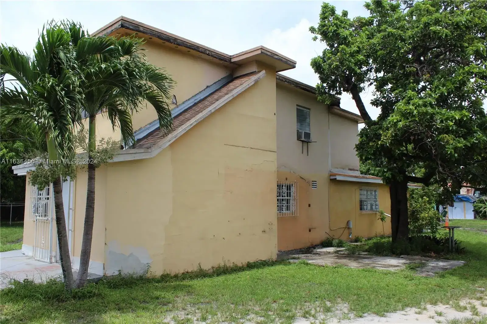 765 W 23rd St, Hialeah FL 33010 photo 2