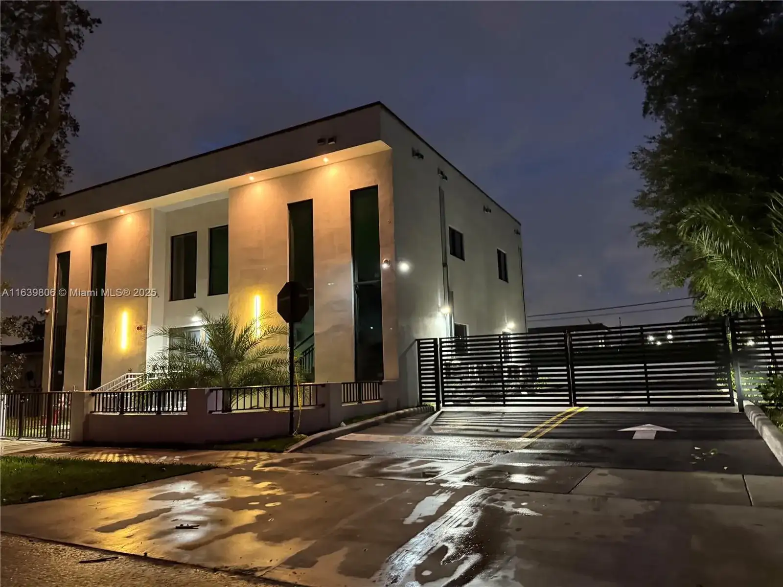 9748 NW 26th Ave, Miami FL 33147 photo 2