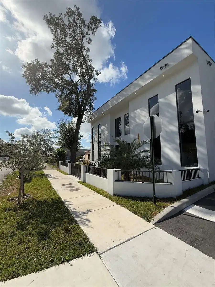 9748 NW 26th Ave, Miami FL 33147 photo 5
