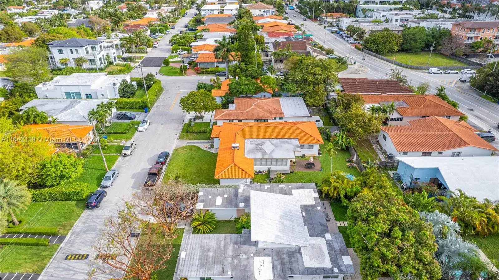 8951 Abbott Ave, Surfside FL 33154 photo 4