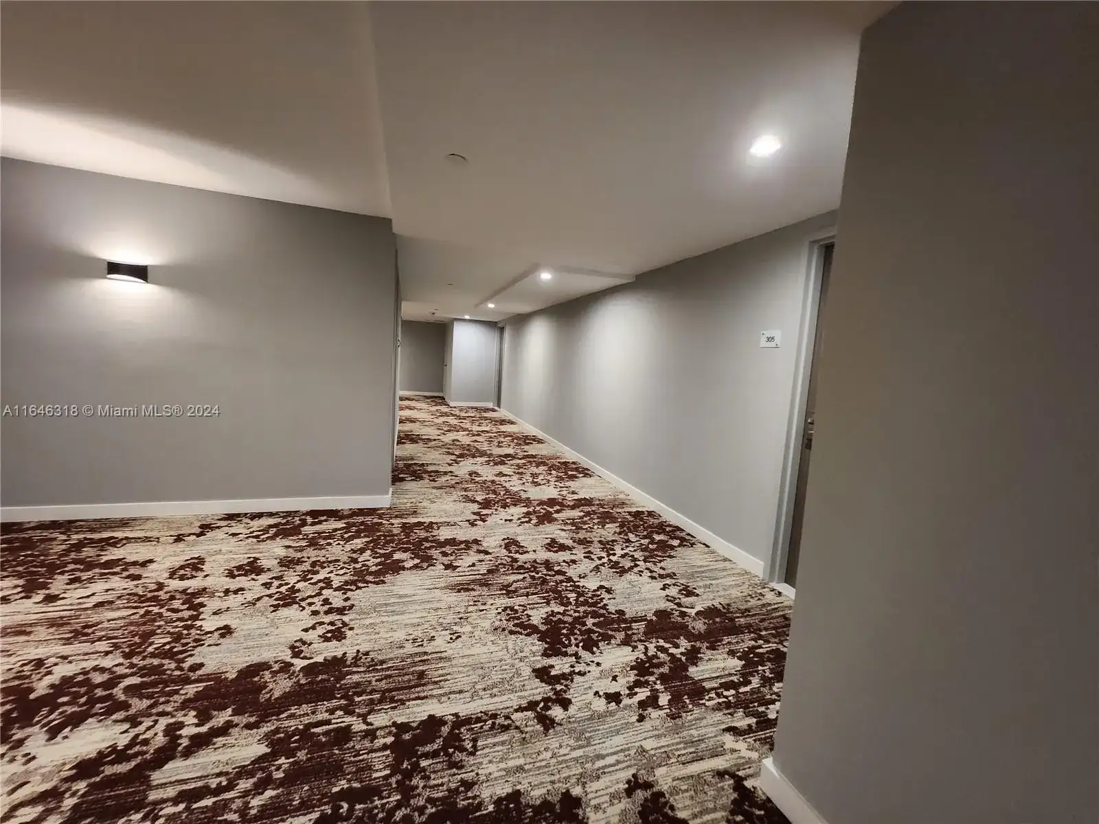 2555 Collins Ave # 306, Miami Beach FL 33140 photo 2