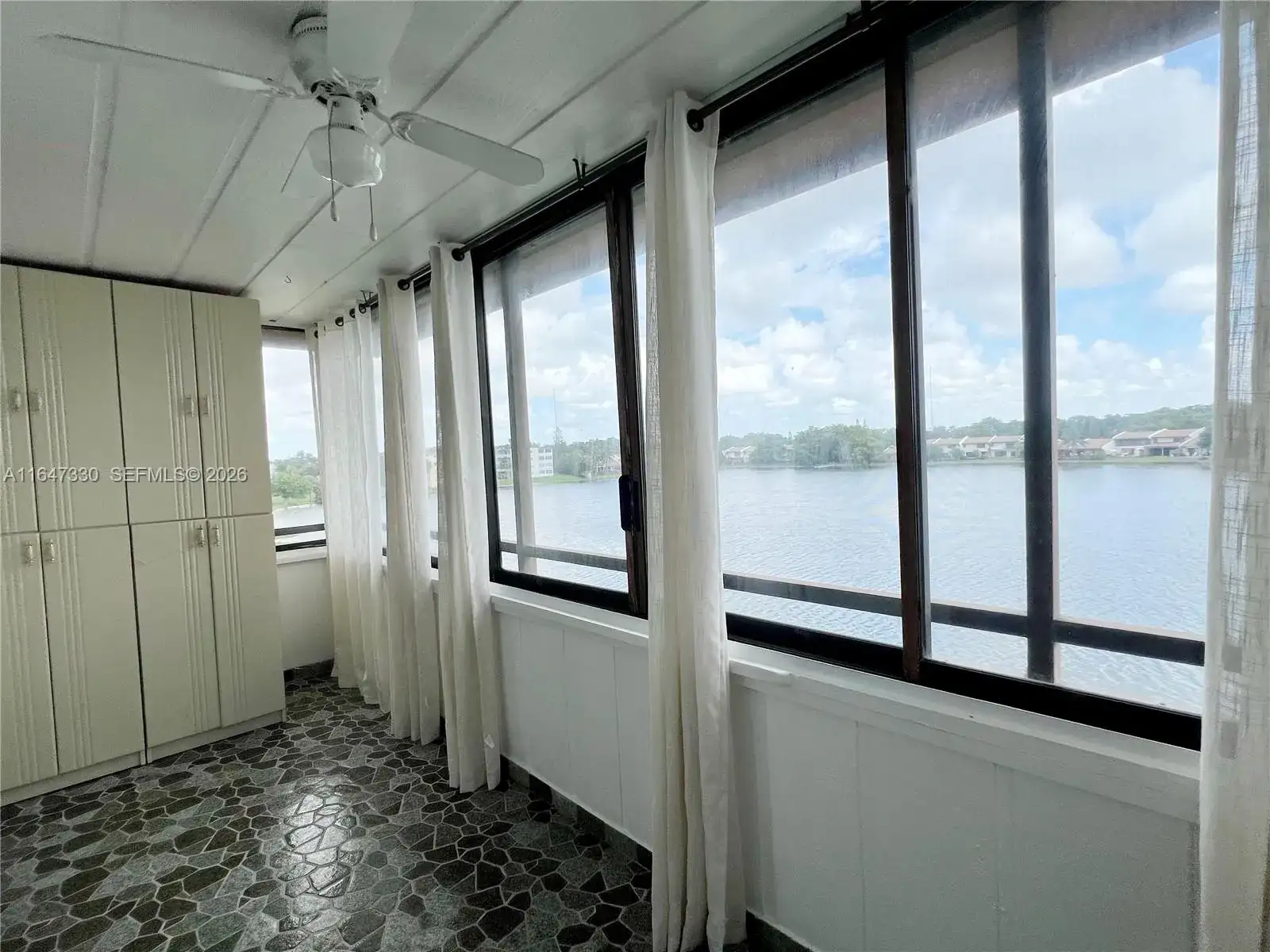671 NE 195th St, Miami FL 33179 photo 4