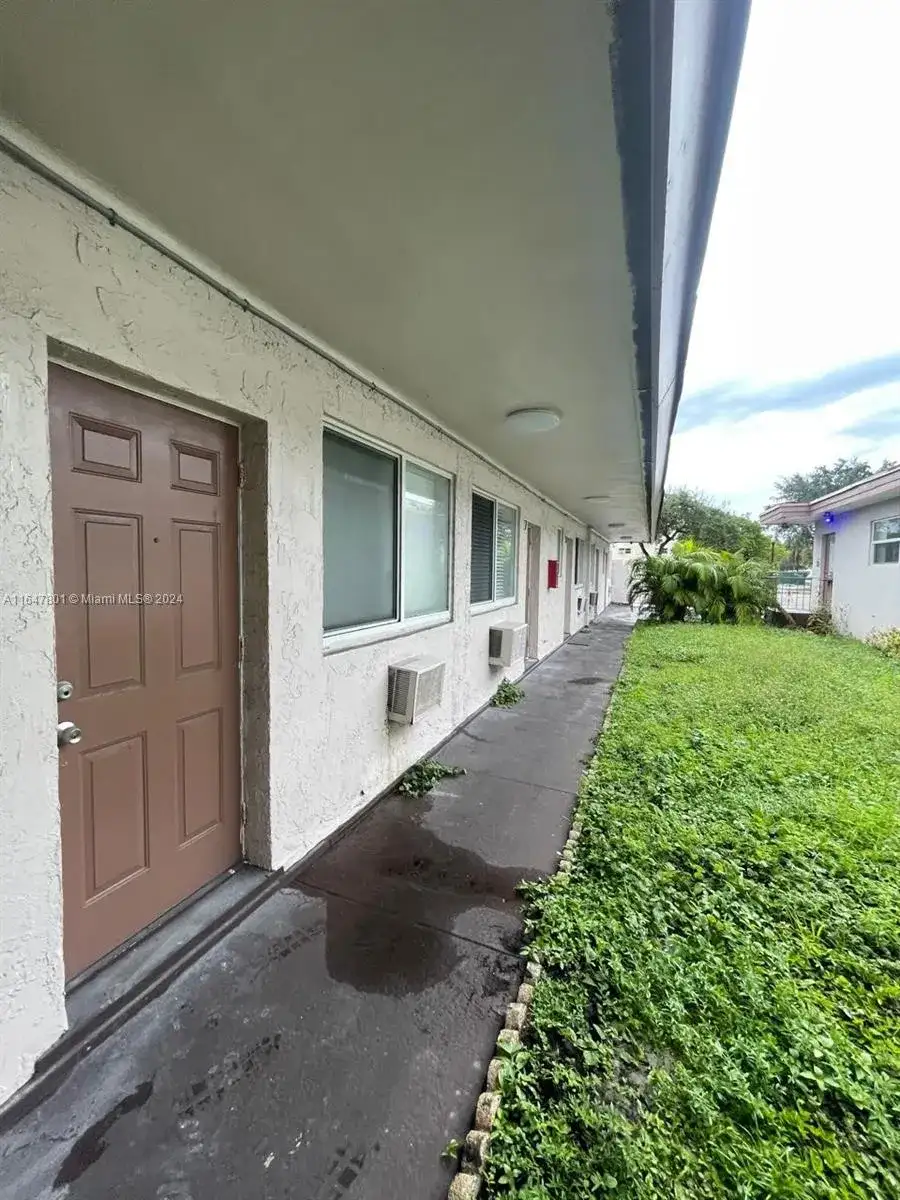 800 N federal hwy # 5, Hollywood FL 33020 photo 2