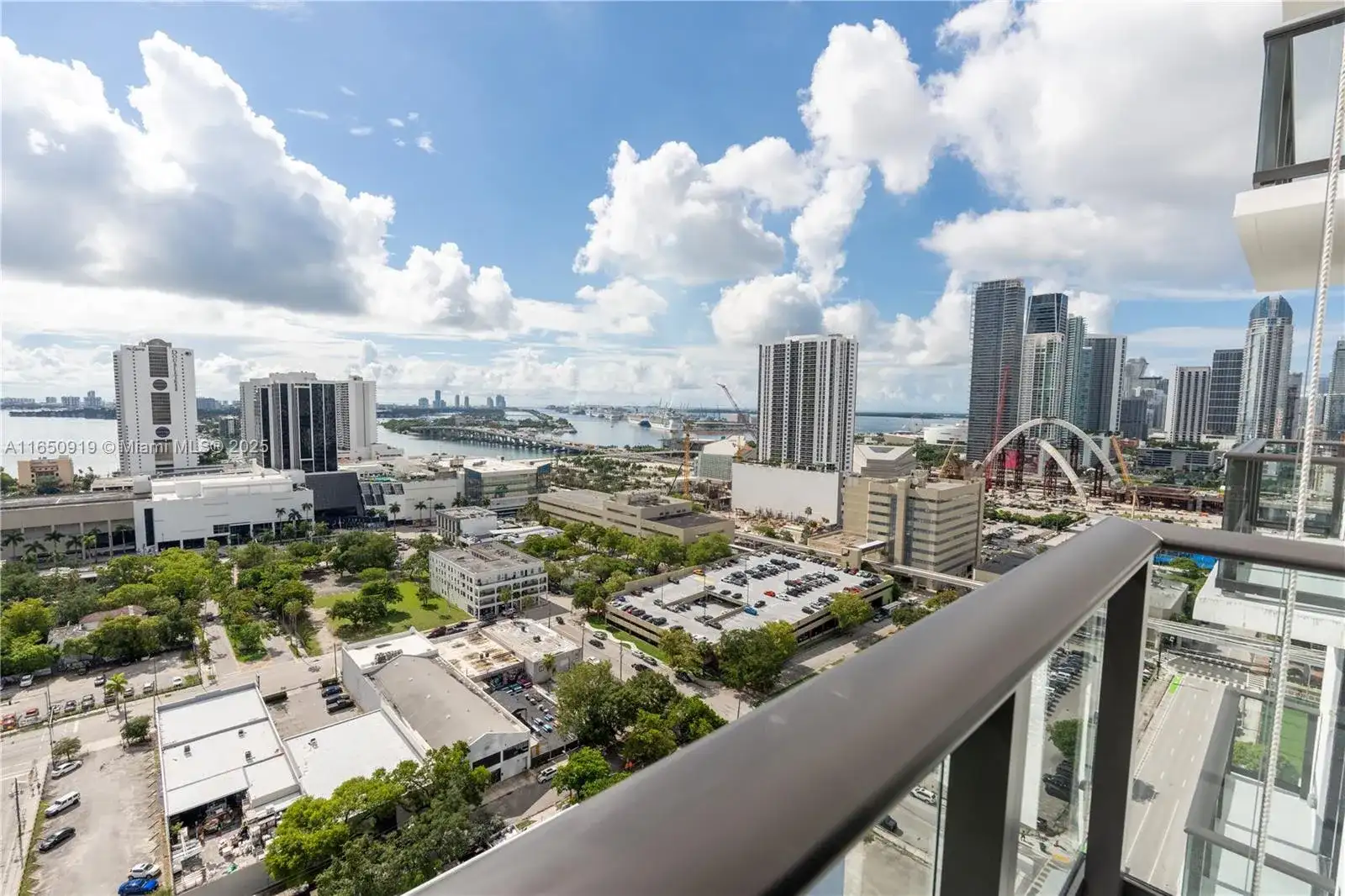 1642 NE 1st Ave # 2409, Miami FL 33132 photo 2