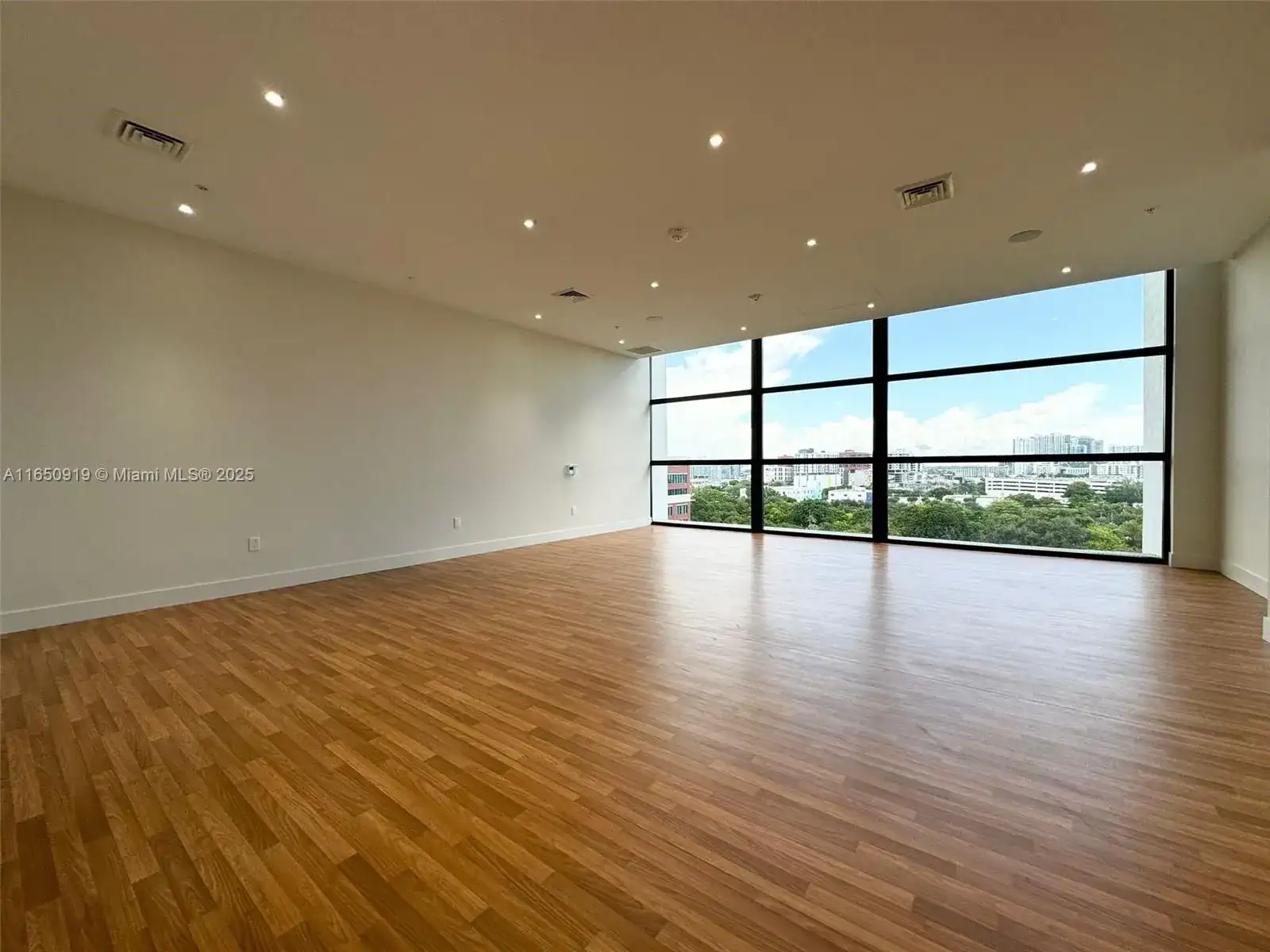 1642 NE 1st Ave # 2409, Miami FL 33132 photo 5