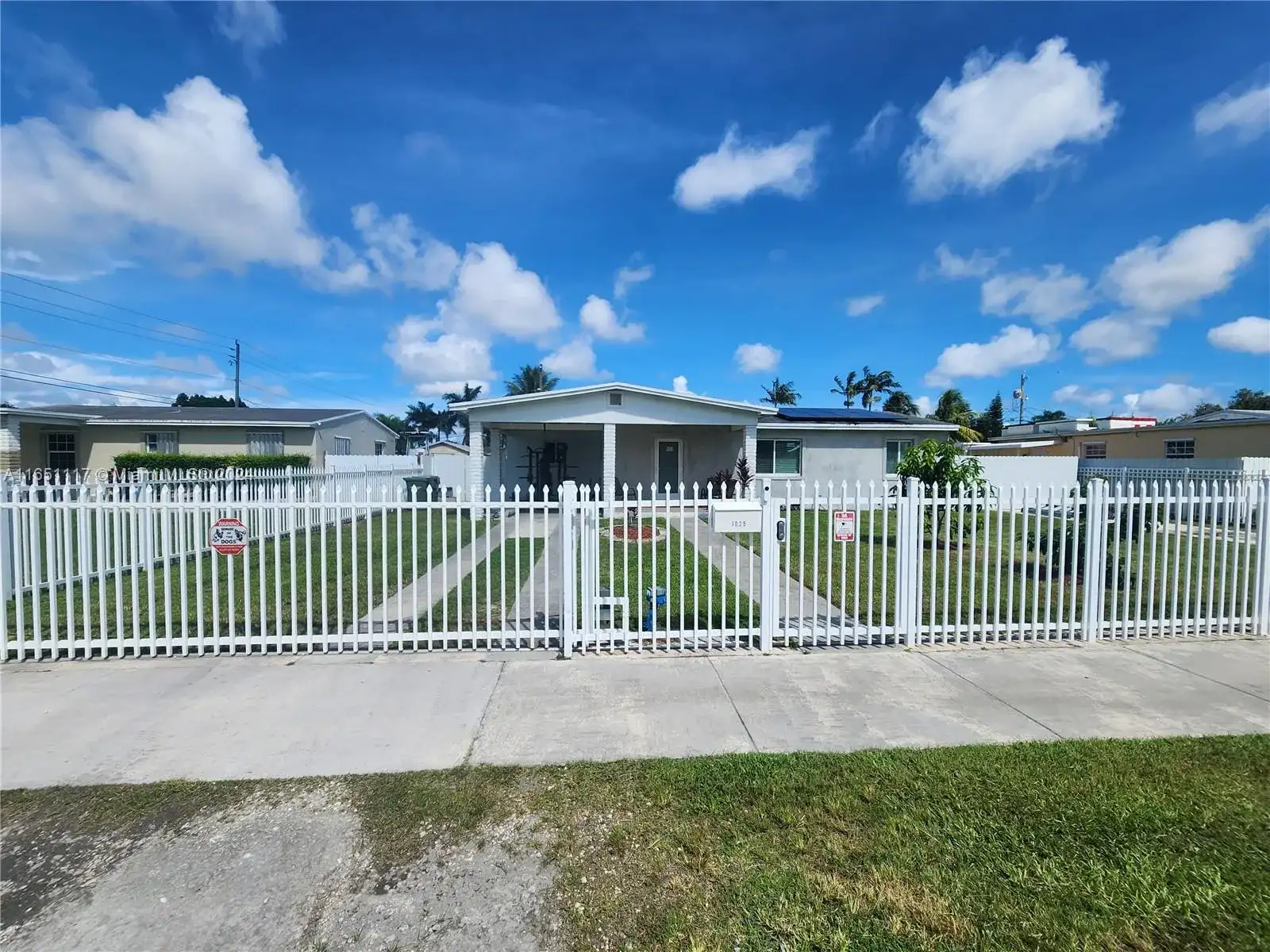 1025 NE 13th Ave, Homestead FL 33033 photo 2