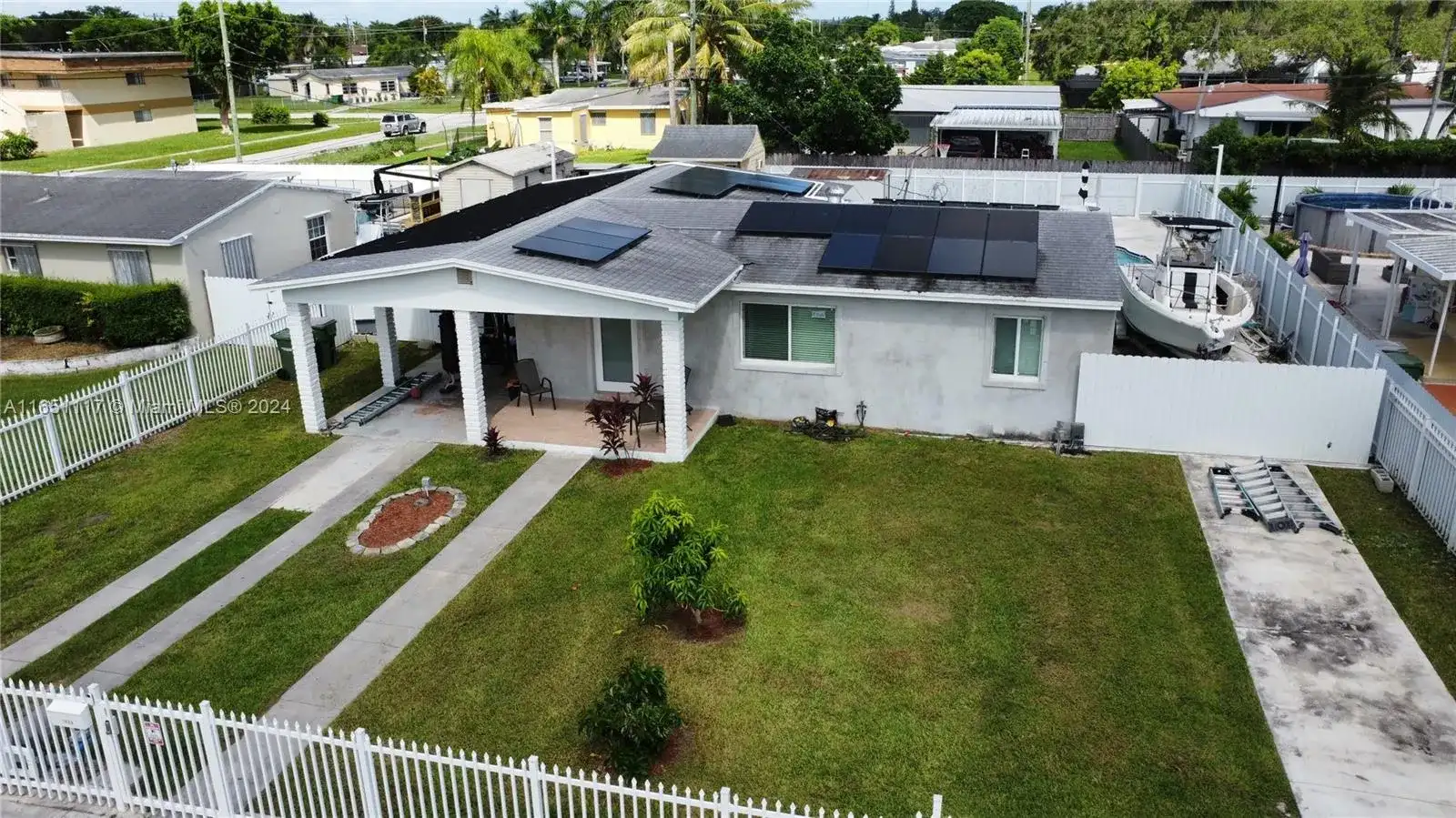 1025 NE 13th Ave, Homestead FL 33033 photo 3