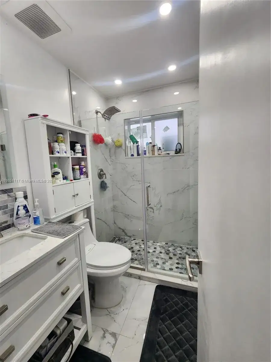 1025 NE 13th Ave, Homestead FL 33033 photo 4