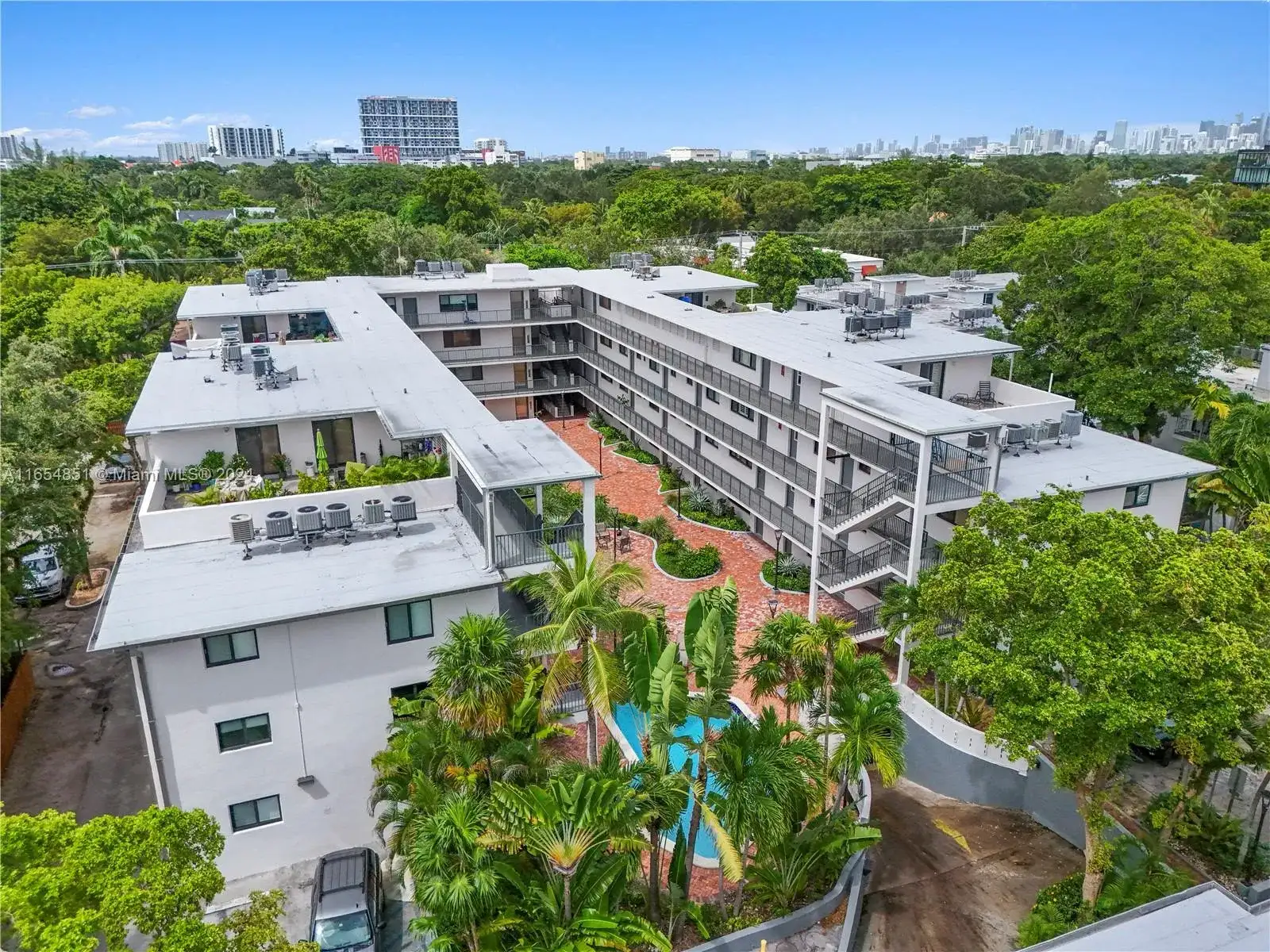 2924 Day Ave, Miami FL 33133 photo 2