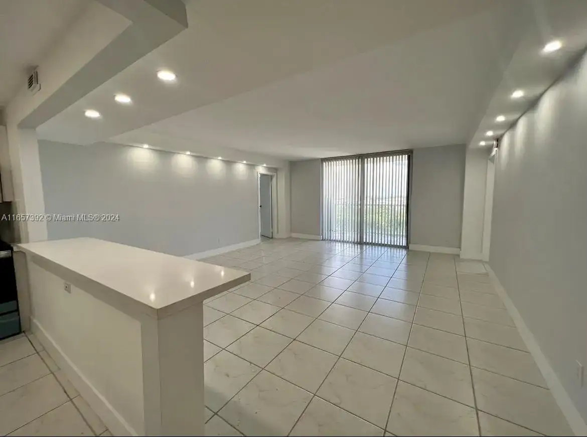 13499 Biscayne Blvd # 1405, North Miami FL 33181 photo 4