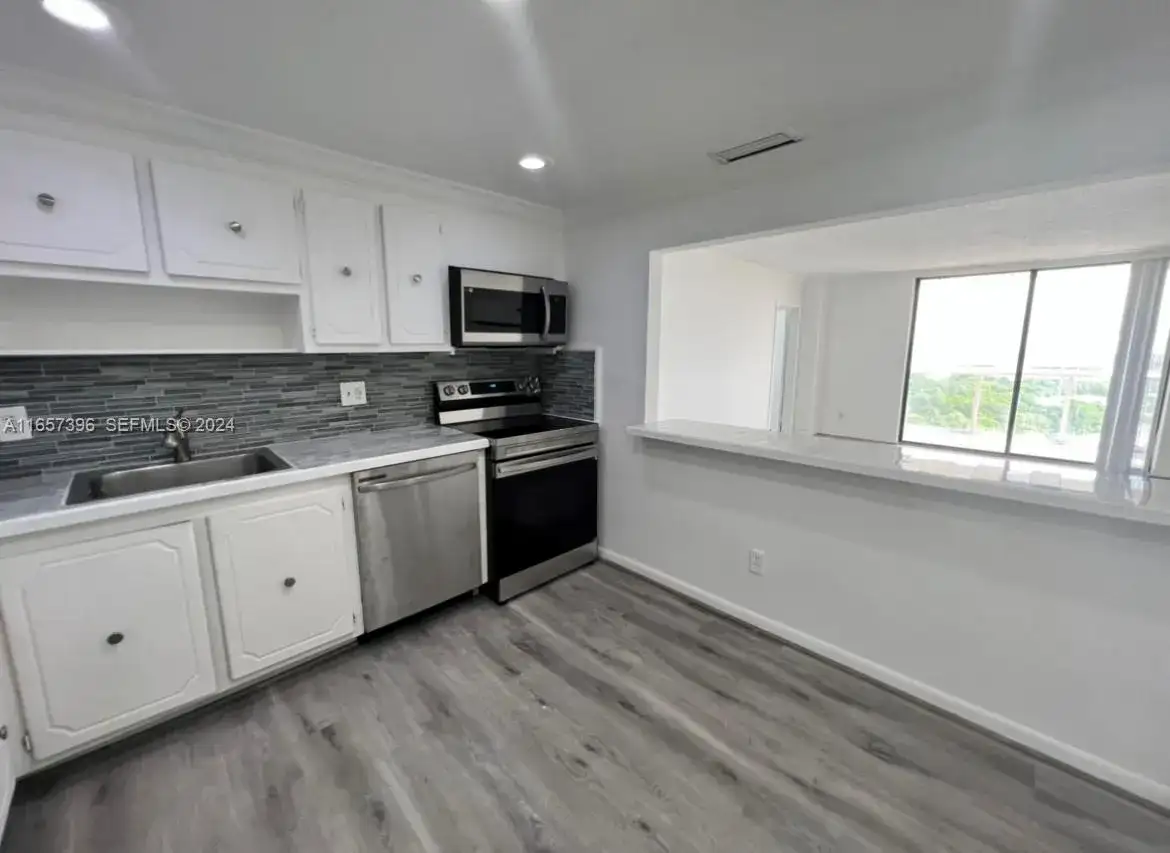 13499 Biscayne Blvd # 1205, North Miami FL 33181 photo 3