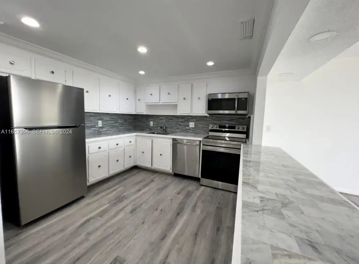 13499 Biscayne Blvd # 1205, North Miami FL 33181 photo 4