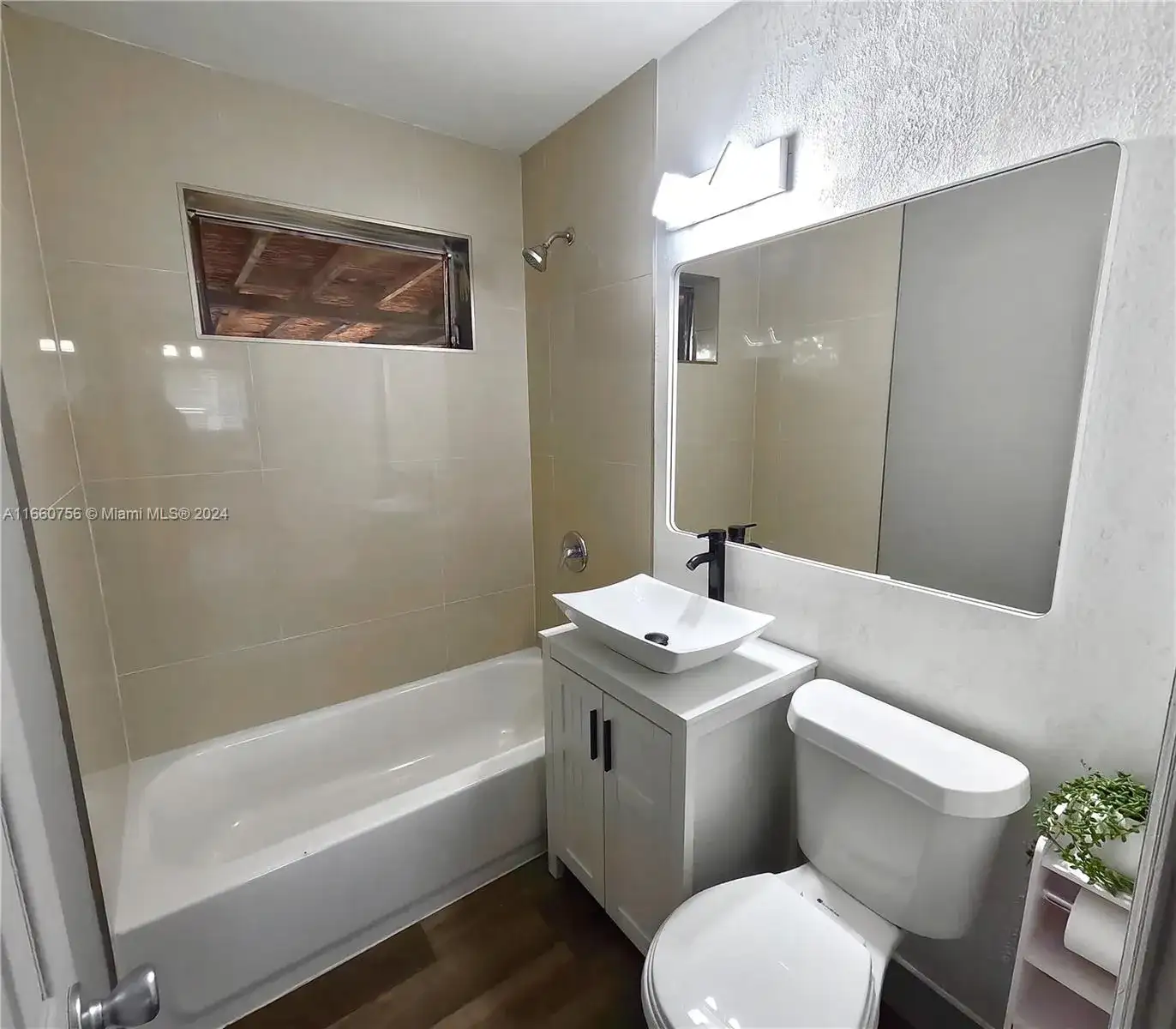 30 NW 24th Ave, Miami FL 33125 photo 2