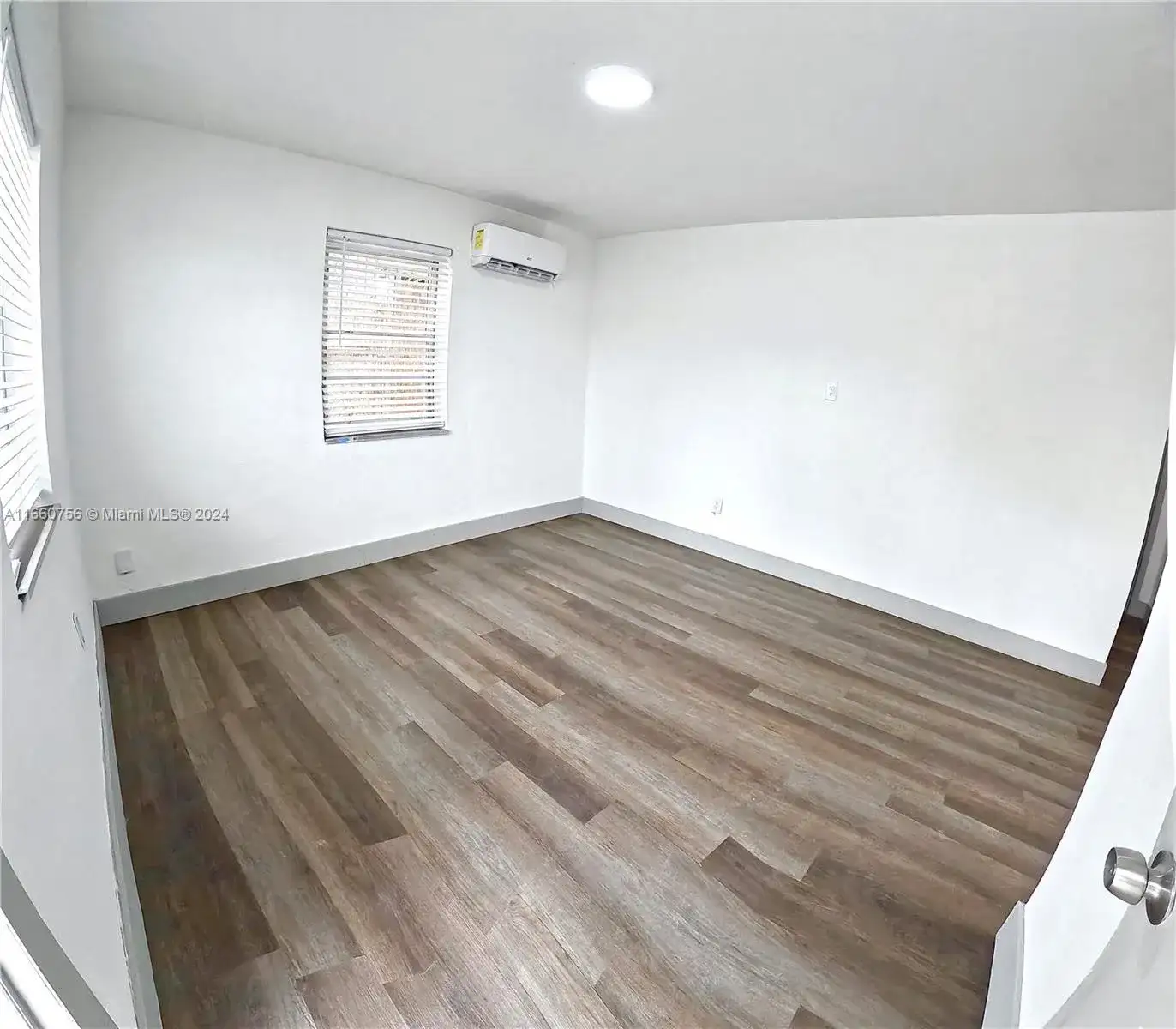 30 NW 24th Ave, Miami FL 33125 photo 4