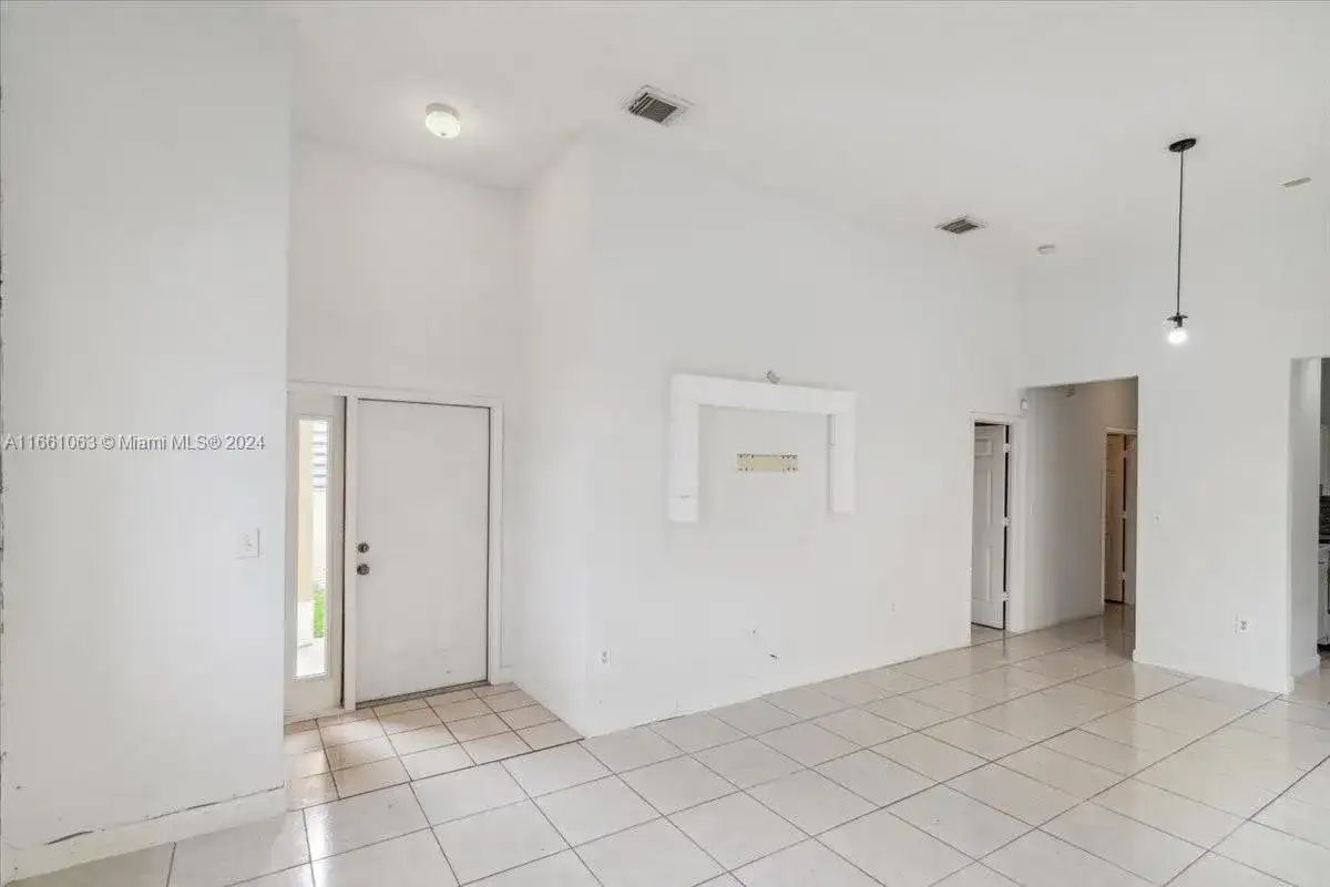 2511 NE 41st Ter, Homestead FL 33033 photo 3