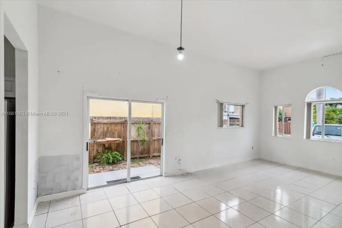 2511 NE 41st Ter, Homestead FL 33033 photo 5