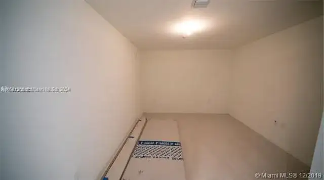 1000 Brickell Plz # 4905, Miami FL 33131 photo 2