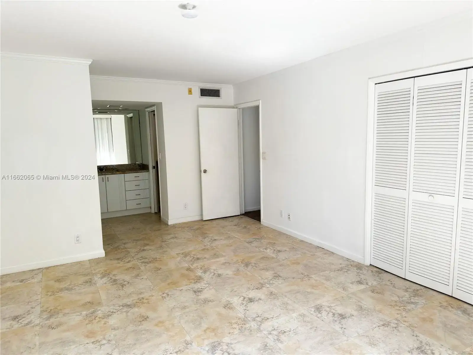 907 Cypress Ter # 206, Pompano Beach FL 33069 photo 5