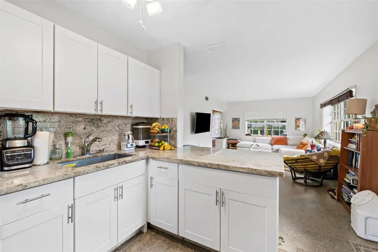 901 NE 16th Pl, Fort Lauderdale FL 33305 photo 2