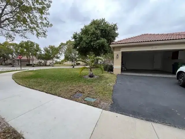 1919 PISCES TER, Weston FL 33327 photo 3