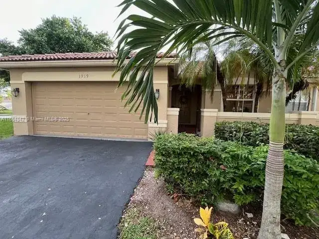1919 PISCES TER, Weston FL 33327 photo 4