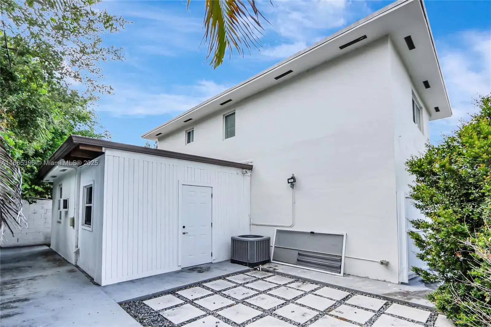1359 SW 11th St, Miami FL 33135 photo 4