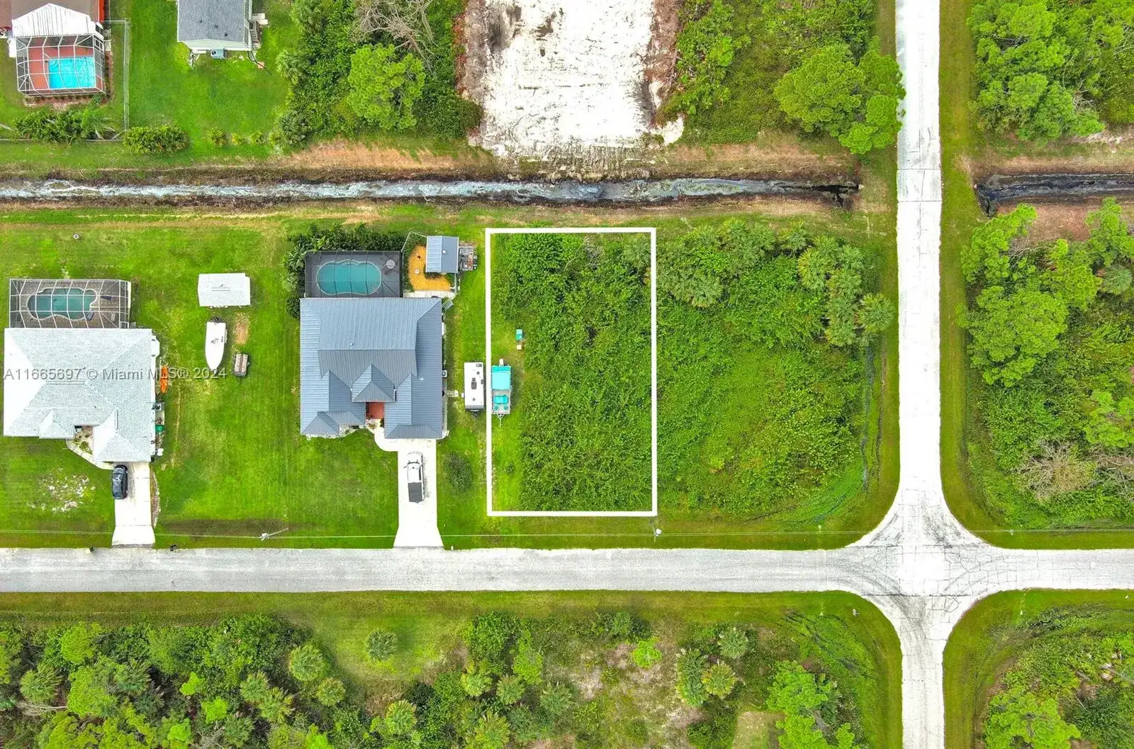 4137 Chippewa St, Port Charlotte FL 33981 photo 2